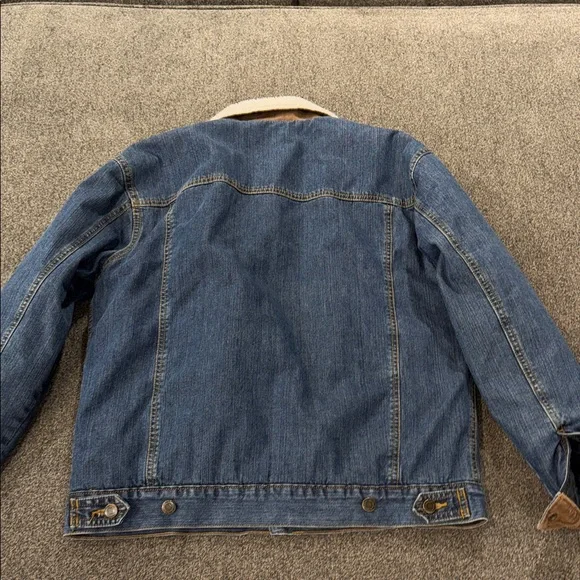 Wrangler Jean jacket men’s size small or women’s l/xl - Picture 8 of 10
